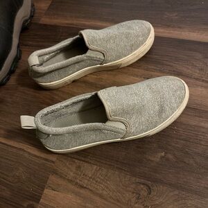 Sketchers size 8 loafers